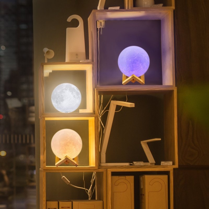 LOGROTATE Moon Lamp - Image 2