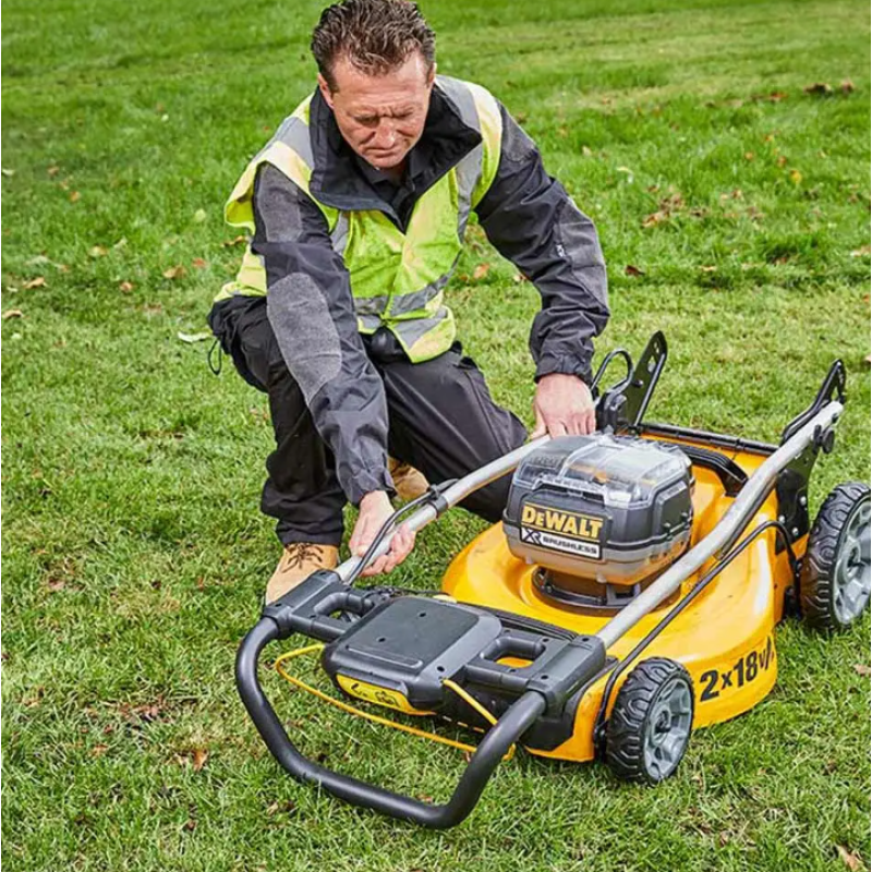 DEWALT XR BRUSHLESS 510MM LAWN MOWER SKIN - Image 4
